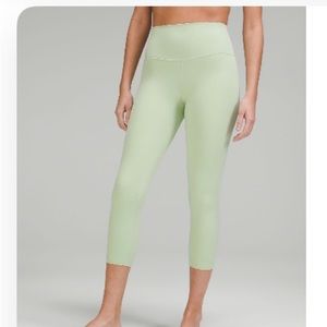 lululemon Align™ High-Rise
Crop 23" size 2 - creamy mint
